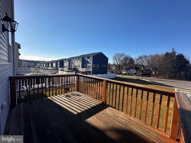 Building Photo - 29 S Center St