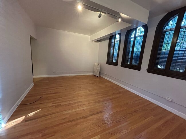 Foto del edificio - 4515 N Wolcott Ave