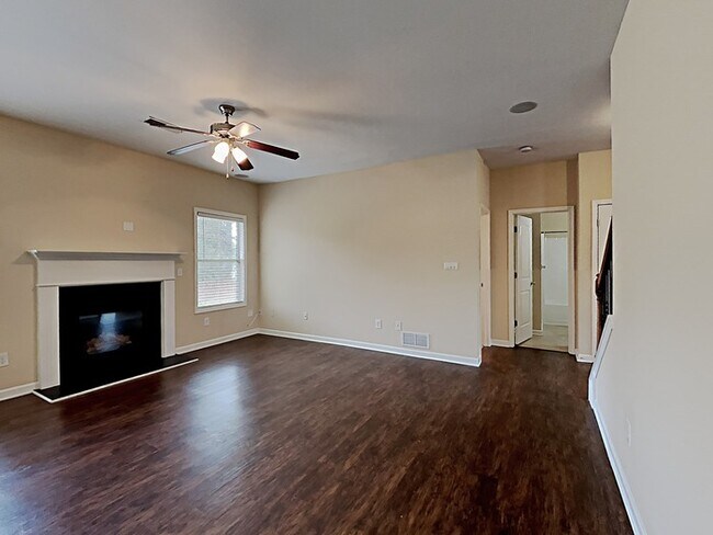 Building Photo - Fantastic 5 Bed Home located in Auburn! Av...