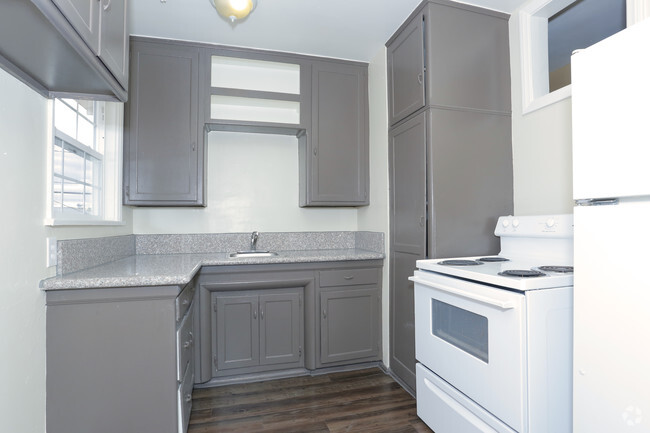 1BR, 1BA 650 SF Kitchen - Clark Maryland Apartments