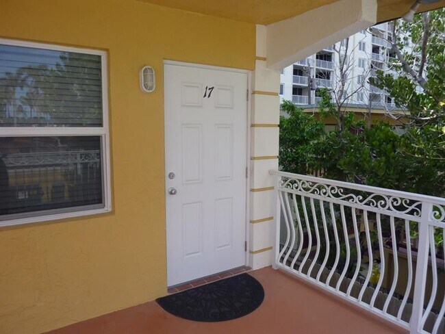 Foto del edificio - 2131 N Ocean Blvd