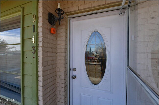 Foto del edificio - 9143 Matterhorn Dr