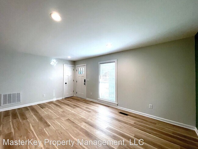 Building Photo - 3 br, 2 bath House - 912 Vandora Ave