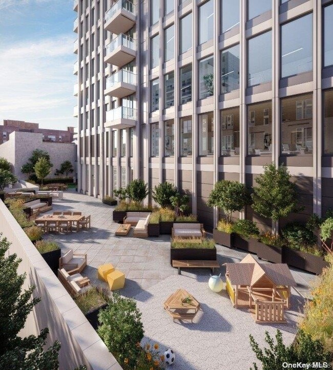 Foto del edificio - 136-18 Maple Ave