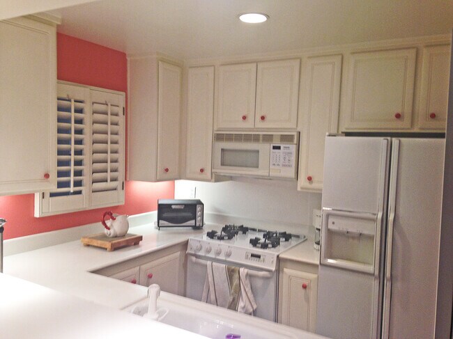 Building Photo - 306 Por La Mar Cir
