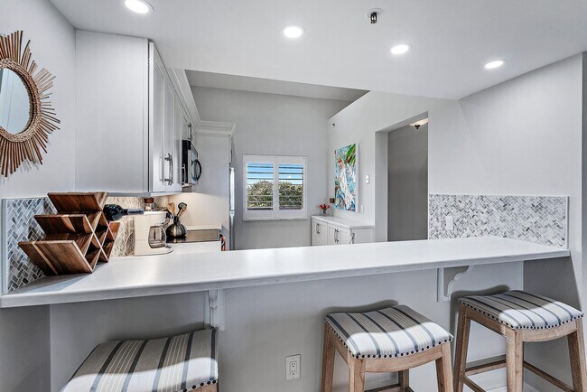 Foto del edificio - 401 Ocean Bluffs Blvd