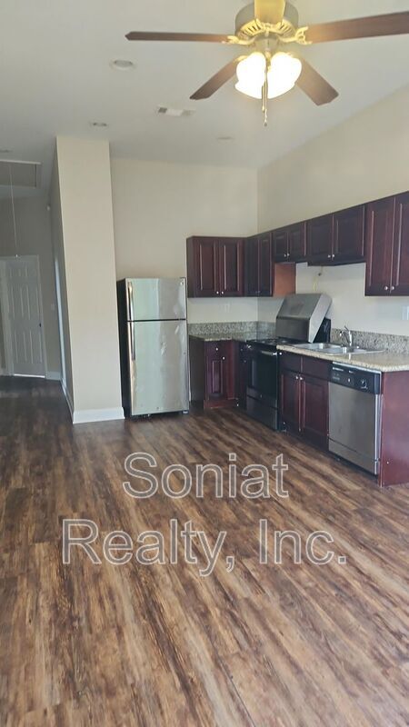 Foto del edificio - 4903 Lonely Oak Dr