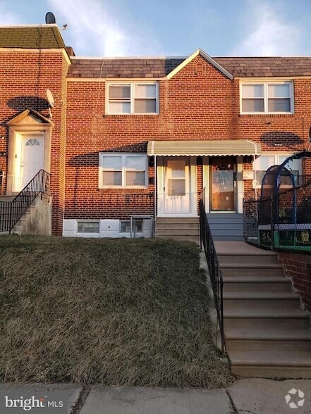 Building Photo - 6353 Eastwood St