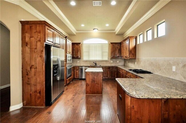 Foto del edificio - 15615 Wood Brook Ln