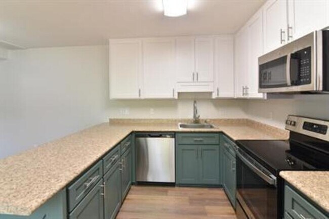Foto del edificio - 2156 Claremont Ln