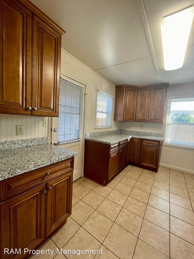 Foto del edificio - 2 br, 1 bath House - 11 Valaire Dr