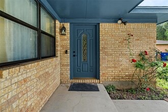 Building Photo - 135 Navajo Cir