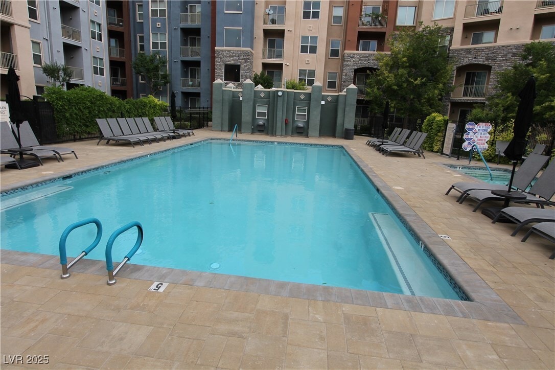 Foto principal - 26 E Serene Ave
