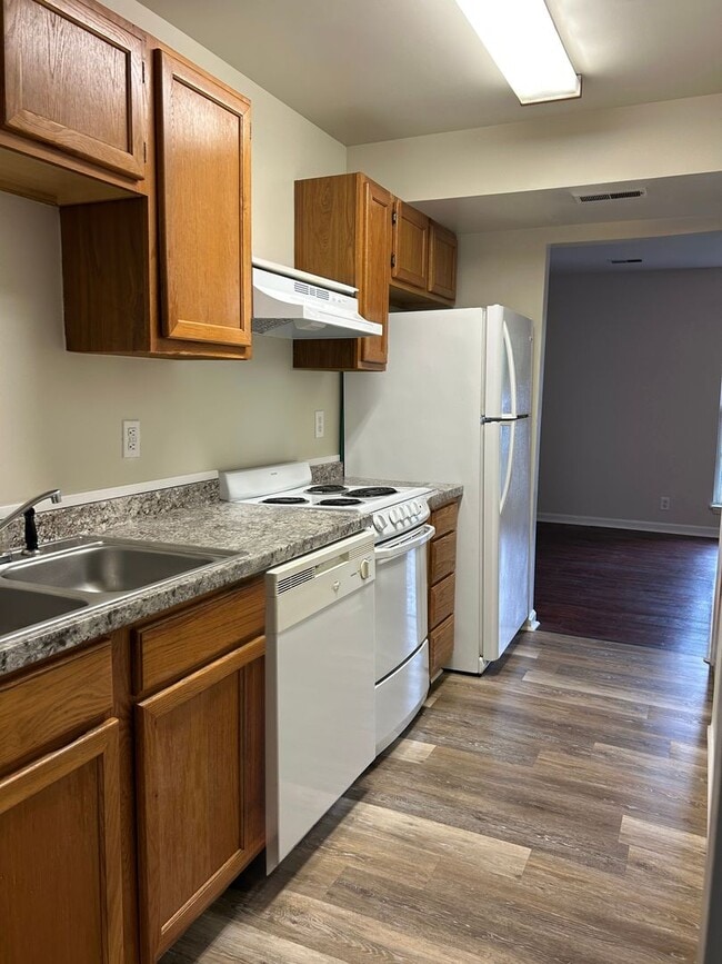 Building Photo - Now leasing for August 2026!