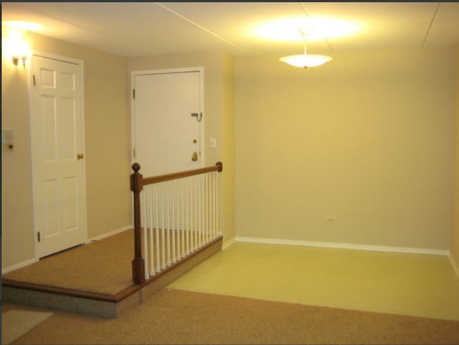 Building Photo - 5580 Wolf Rd