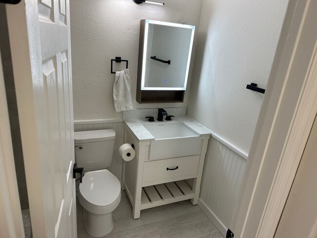 Foto del edificio - Roommate Wanted - Downtown Sarasota Renova...