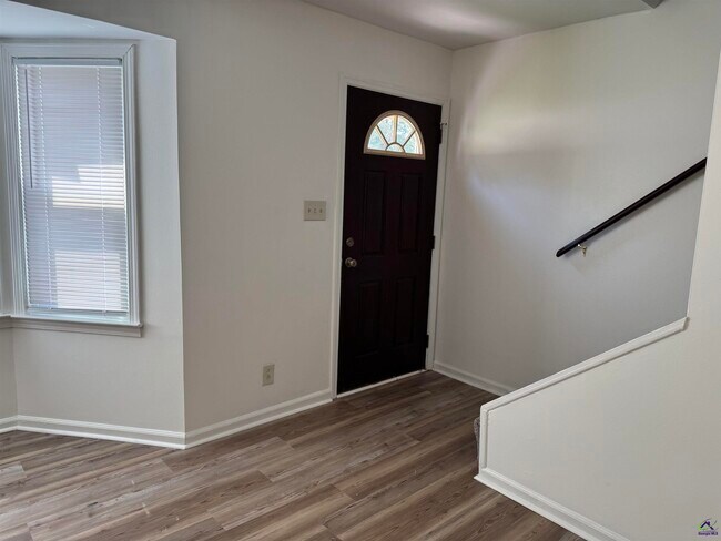 Foto del edificio - 167 Windermere Cir