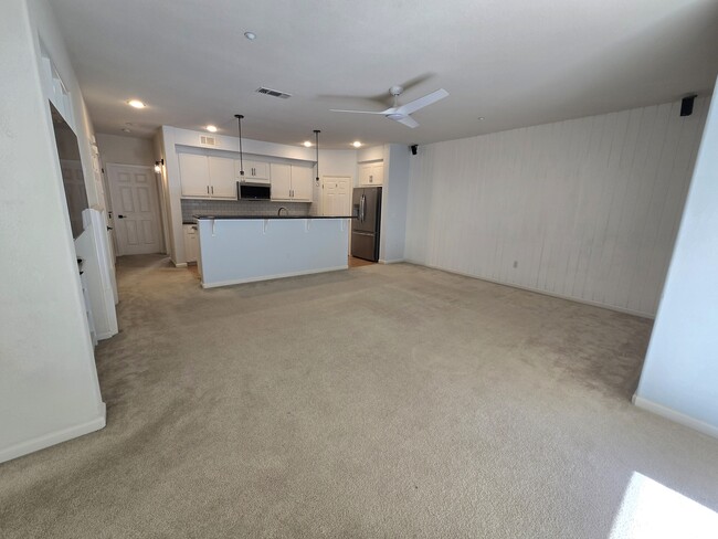 Building Photo - 4353 Fitzwilliam St