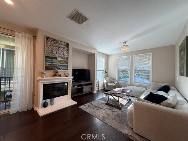 Foto del edificio - 615 W 1st St