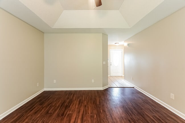 Building Photo - 18348 Peyton Ln