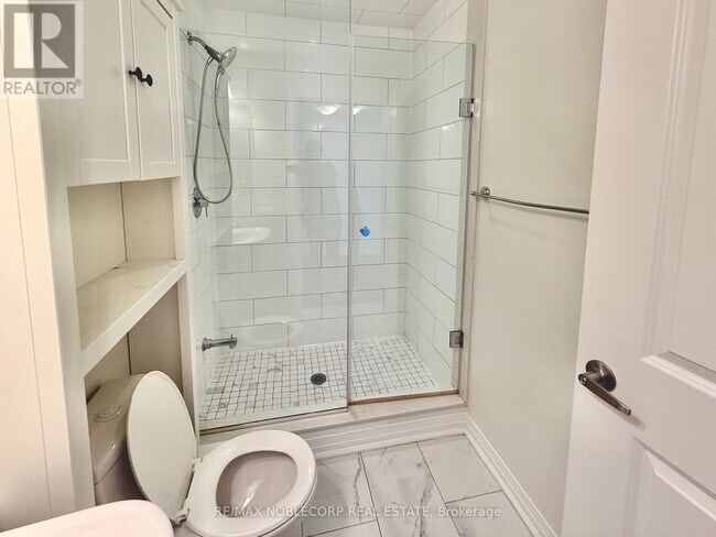 Photo du bâtiment - 157 William Duncan Rd