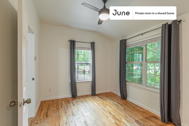 Building Photo - Room in Shared 4 bed/2 bath home