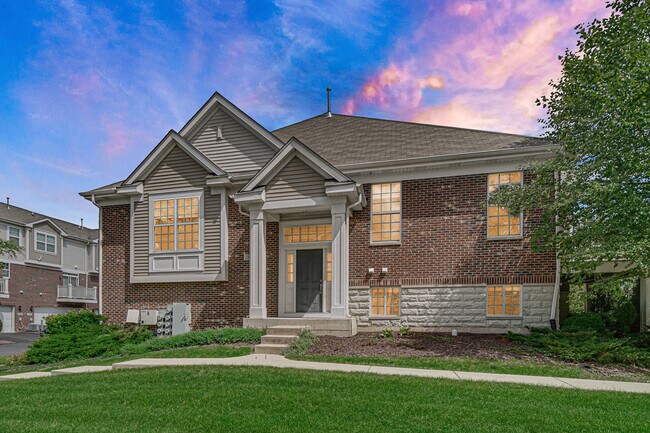 Foto del edificio - 2528 Dunraven Ave