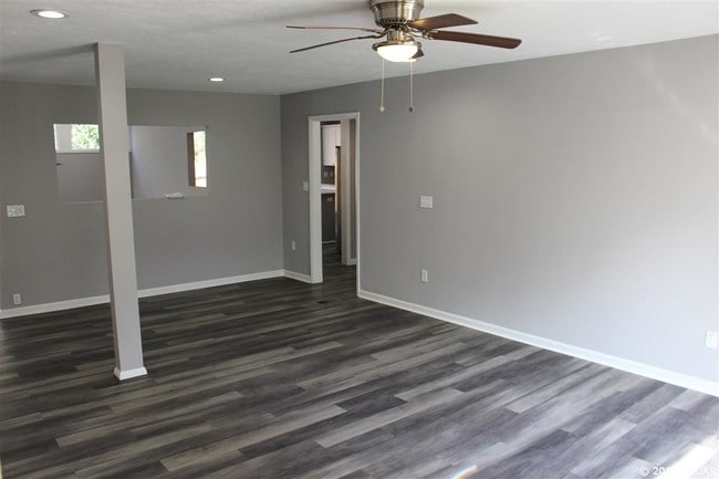 Foto del edificio - 600 NW 35th St