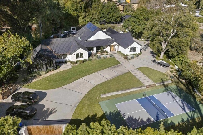 Foto del edificio - 4874 Sun Valley Rd