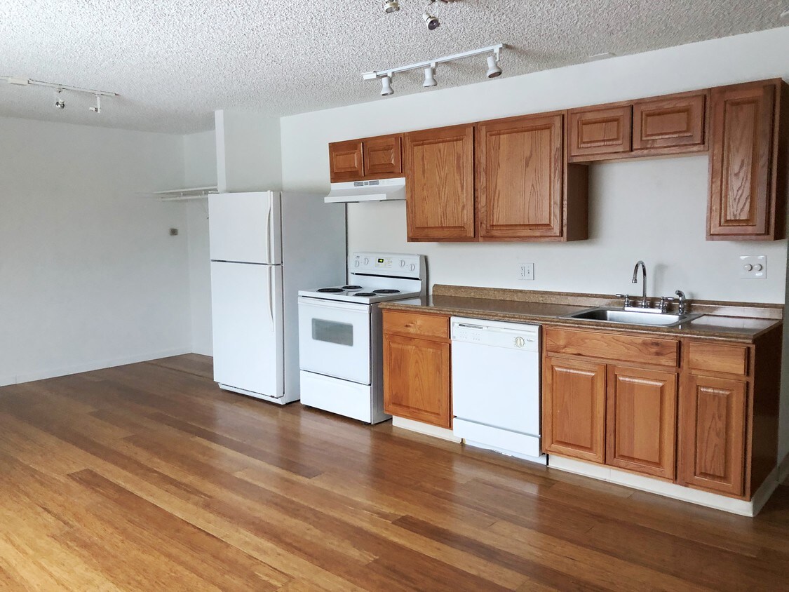 Foto principal - 3400 Eureka St