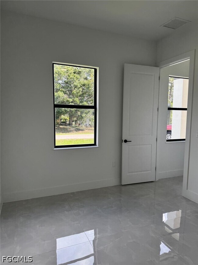 Building Photo - 2807 Leeland Heights Blvd E