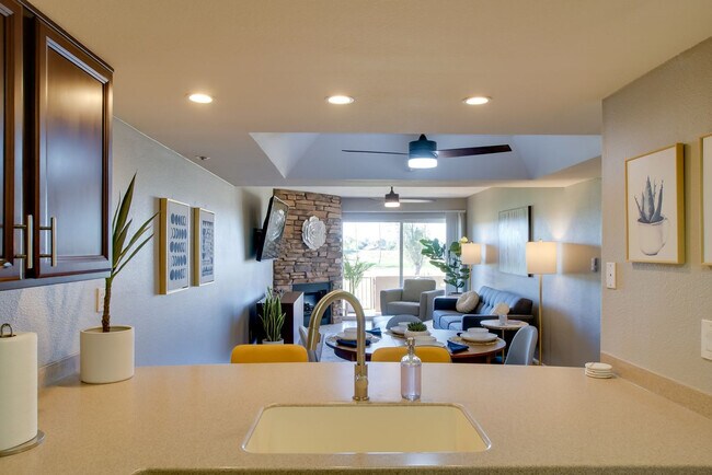 Foto del edificio - 7910 E Thomas Rd