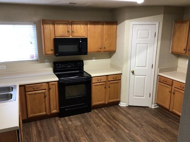 Building Photo - 3744 Foxton Dr