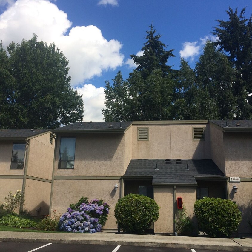 Fantastic Location! Updated 2 Bedroom Fin... - Fantastic Location!  Updated 2 Bedroom Fin...