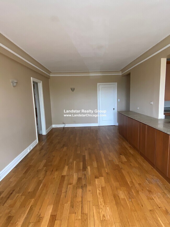 Foto del edificio - 1205 W Sherwin Ave