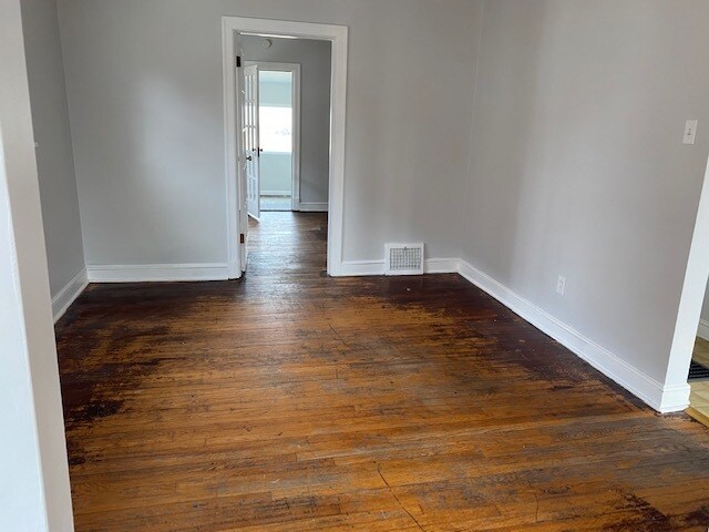 Foto del edificio - 6815 Roberts Ave