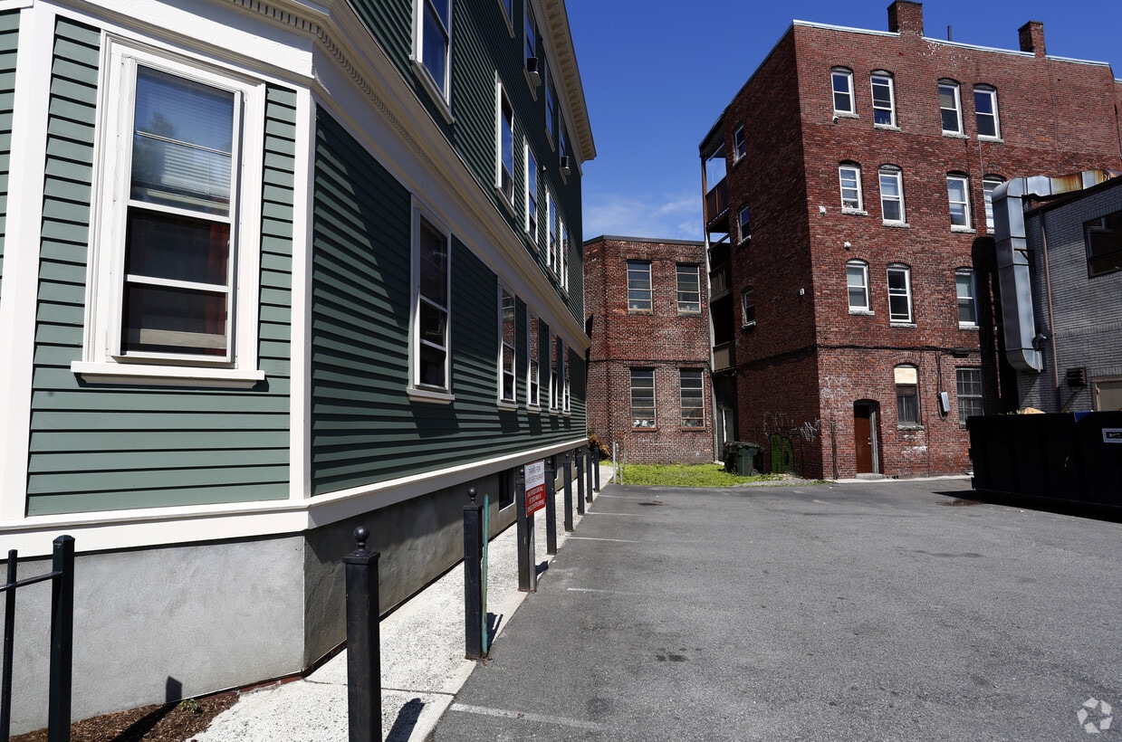 Building Photo - 317 Prospect St