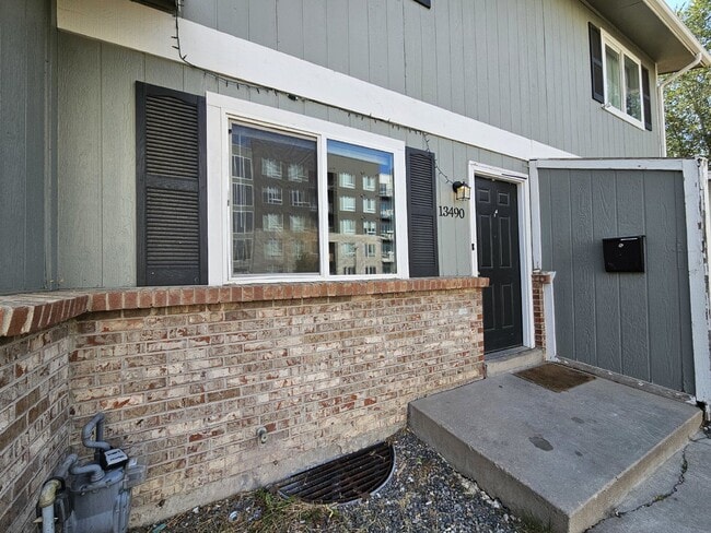 Building Photo - 13490 E 13th Pl