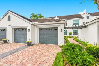 Building Photo - 5941 Sand Wedge Ln