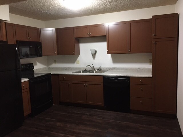 Foto principal - 247 Haywood Dr