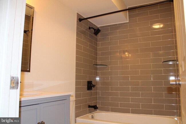 Foto del edificio - 8819 Winterbrook Rd