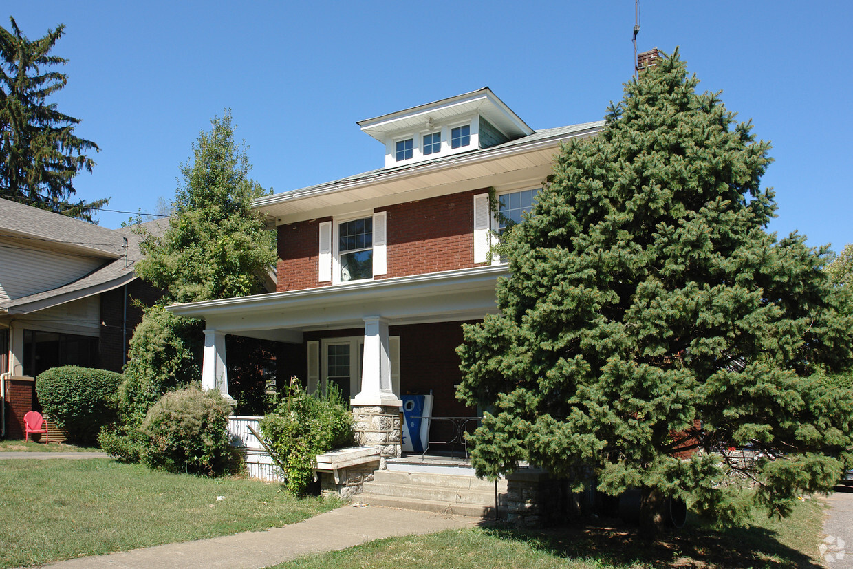 Foto principal - 123 University Ave