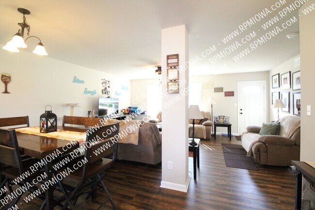 Building Photo - 2 CAR GARAGE!! 3 bedroom, 2.5 Bath Home in...