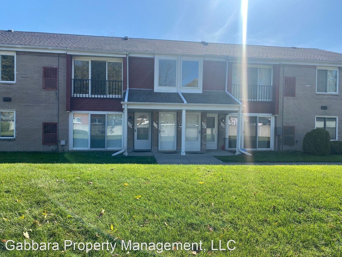 306 Sunset Ln, St. Clair Shores, MI 48082 House Rental in St. Clair