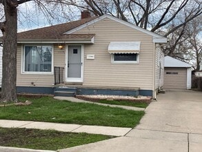 Building Photo - 24924 Wilmot Ave