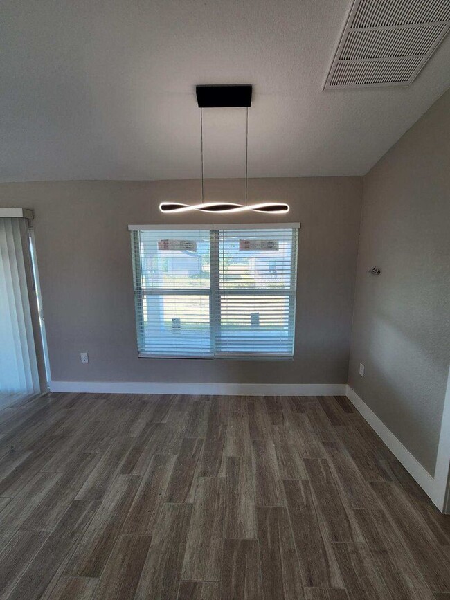 Building Photo - 2314 Kismet Pkwy