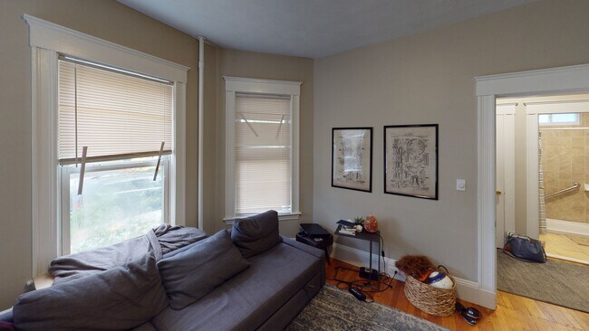 Foto del edificio - 23 Rogers Ave