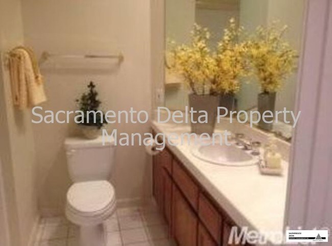 Building Photo - Gorgoeus Pocket Home in Gated Community!