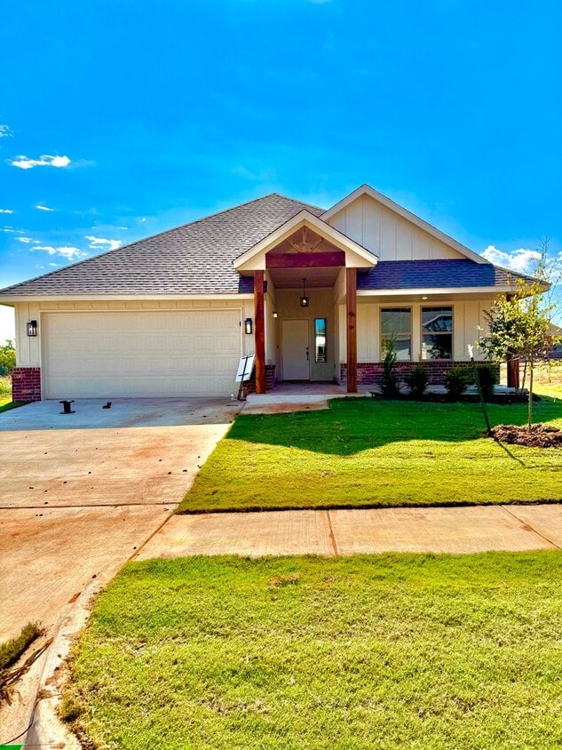 Primary Photo - Brand New Home in Yukon!