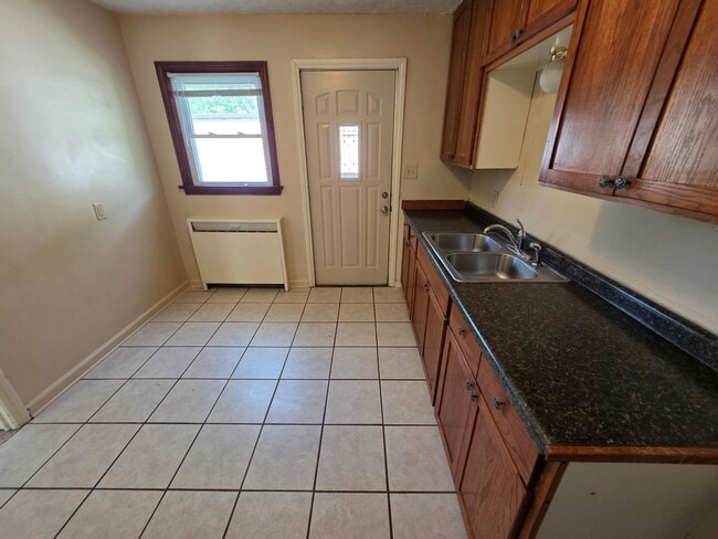 Building Photo - 626-628 Ripley Ave